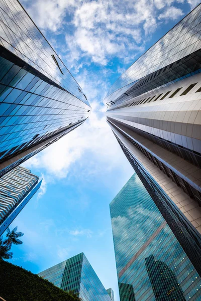 Low angle view of skyscrapers at Singapore downtown — Stock Photo, Image