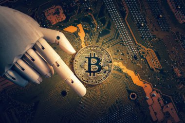 Bilgisayar elektronik devre üzerinde altın bitcoin cryptocurrency 