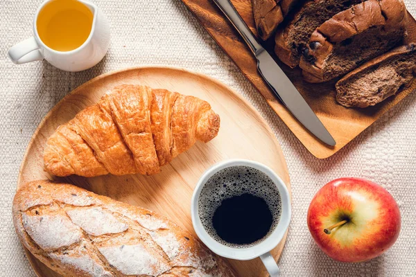 Traditional Breakfast Natural Vegetarian Food Sourdough Bread Coffee Honey Croissant — стоковое фото