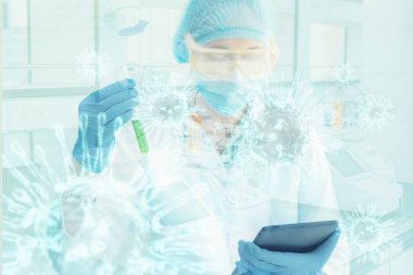 Laboratuvar Odasında Tablet Üzerinde Kimyasal İnceleme Yapan Kimyevi Araştırmacı Portresi, Tıbbi Laboratuvar Teknolojisinin Kadın Elleri Deneysel Biyokimyasal Deney Tüpü Analiz Etme Sıvısı