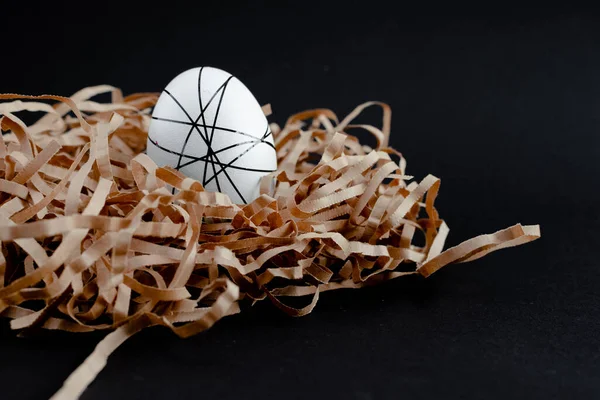 Easter Goldenand White Decorated Eggs Nest Black Background Minimal Easter — Stock Photo, Image