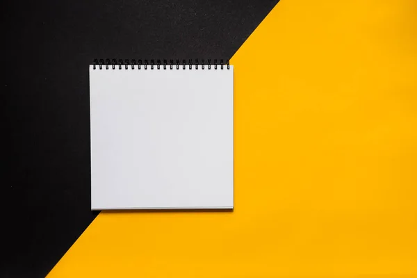 Mockup Planner Επίπεδη Lay Κορυφή Οριζόντια Προβολή Κίτρινο Φόντο Σημειωματάρια — Φωτογραφία Αρχείου
