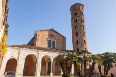 İtalyan mozaik başkenti Ravenna - Emilia Romagna, Sant 'Apollinare Nuovo Bazilikası