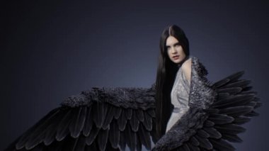 Kanatlı ölümcül esmer