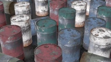 Paslı metal fıçı