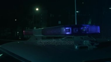 Çatıda polis acil durum lambaları