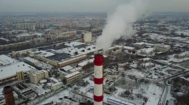 Fabrika borulardan duman