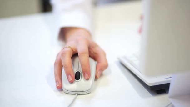 Female hands or woman office worker mouse. — Stock Video