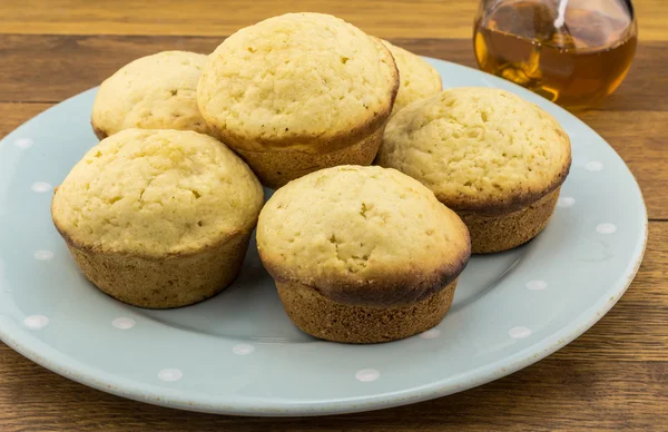 Muffins de maíz en un plato — Foto de Stock