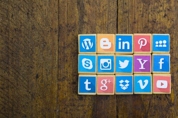 QUEENSTOWN, SOUTH AFRICA - 09 апреля 2017: Логотип социальных сетей
 