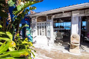 Cape 'deki Hemingway Bar' dan Kalk Körfezi 'ndeki Küba Restoranına, Batı Burnu, Güney Afrika