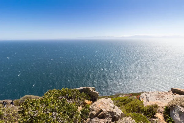 아프리카 남부 의대 서양 수평선 이 있는 절벽 — 스톡 사진