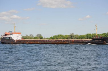 Eski ulk taşıyıcı Nehri üzerinde