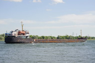 Eski ulk taşıyıcı Nehri üzerinde