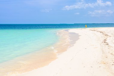 Cayo Levisa Adası Küba'da yalnız kadın