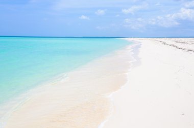 Küba'da Cayo Levisa adasında tenha beyaz kum plaj