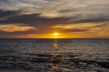 Sunset bulvarında Fiji adasında Mana