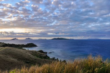 Sunset bulvarında Fiji adasında Mana