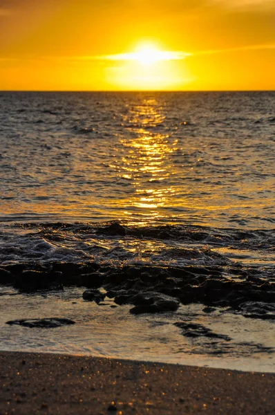 Sunset bulvarında Fiji adasında Mana