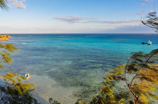 Vistas al mar desde el mirador de la isla de Nacula en Fiyi — Foto de Stock