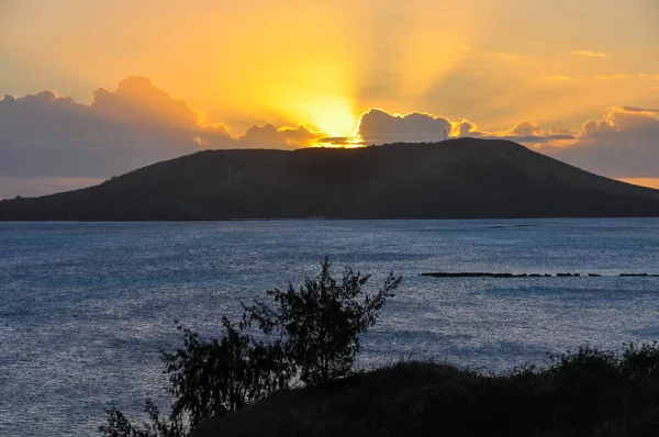 Zonsondergang op Nacula Island in Fiji — Stockfoto