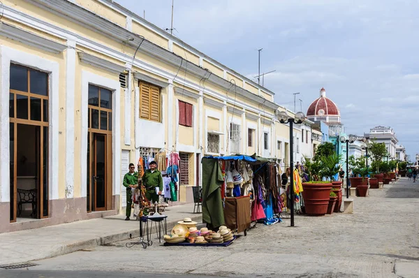 Street market in old town of Cienfuegos, Cuba — Stock Photo, Image