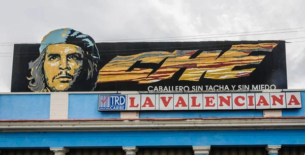 Cienfuegos, Küba'da Che Guevara ile Billboard