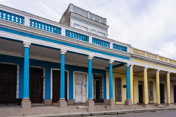 Construção e uso doméstico em Cienfuegos, Cuba — Fotografia de Stock