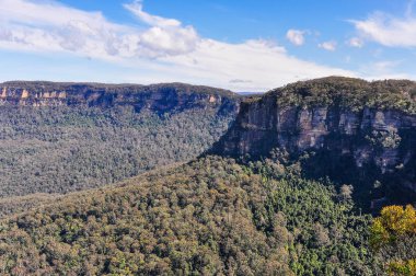 Sydney, Avustralya yakınındaki mavi dağlarının görünümü
