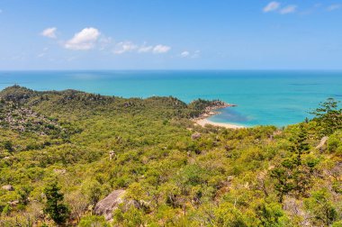 Küçük plaj Magnetic Island, Avustralya