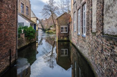 Bruges, Belçika kanalda yansıması