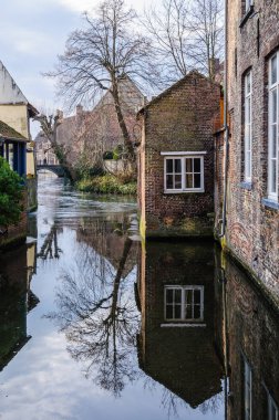 Bruges, Belçika kanalda yansıması