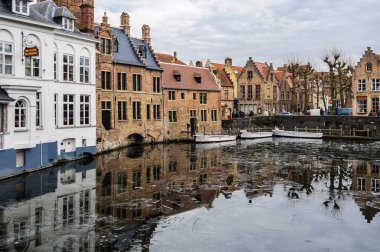 Kanal ve Ortaçağ evleri Bruges, Belçika