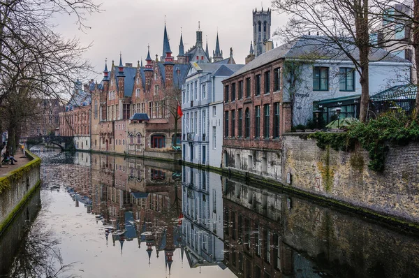 Reflexos em Bruges, Bélgica — Fotografia de Stock