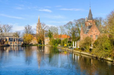 Minnewater, Bruges, Belçika gölde yansıması
