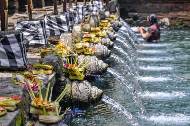 Puirfying banyo Tirta Empul Tapınağı, Bali, Endonezya