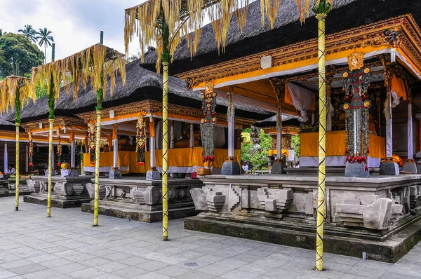 Διακοσμημένα ναό στο Tirta Empul ναός, Μπαλί, Ινδονησία — Φωτογραφία Αρχείου