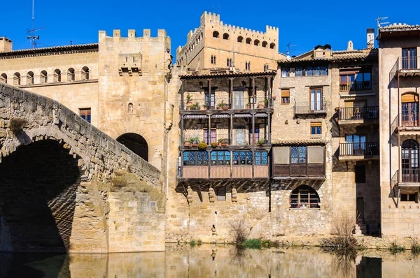 리버 사이드 보기 n Valderrobres, 스페인 — 스톡 사진