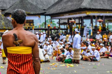 Pura Besakih Tapınağı'nda geleneksel ritüel, Bali, Endonezya