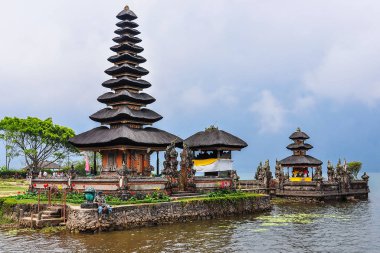 pura ulun danu bratan tapınağı, bali, Endonezya