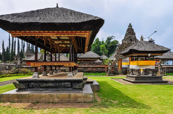 Pura ulun danu bratan temple, bali, indonésia — Fotografia de Stock