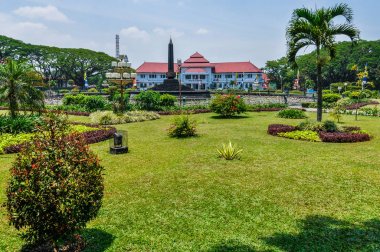Konak ve bir park Malang, Endonezya