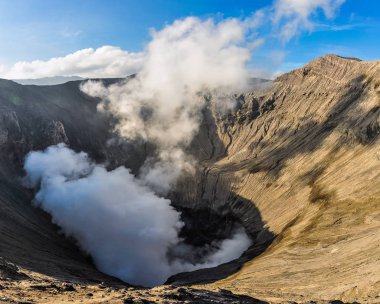 Mount Bromo, Endonezya dışında gelen duman
