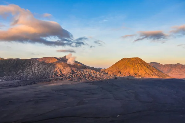 Sonnenaufgang in Mount Bromo, Indonesien — Stockfoto