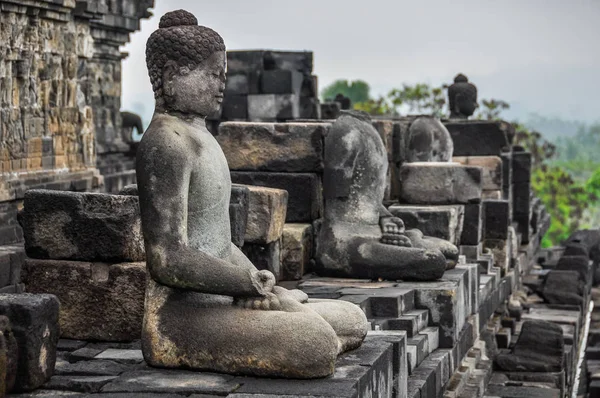 印度尼西亚的婆罗浮屠寺庙佛像 — 图库照片