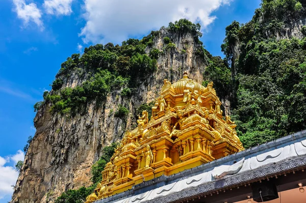 Exterior temple at Batu Caves, Malaysia — Stock Photo, Image