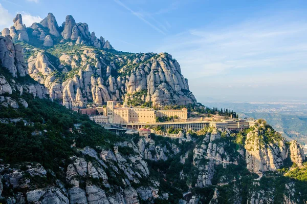 Vista del monasterio en Montserrat Mountain, España — Foto de Stock