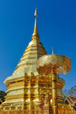 Altın stupa Doi Suthep Tapınak, Tayland