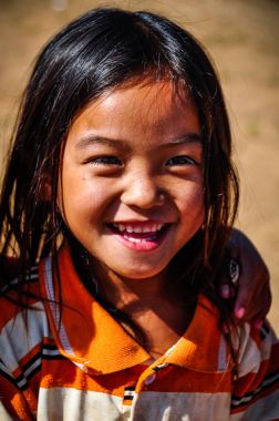 Muang Sing, Laos yakınındaki küçük bir topluluk yerel kız