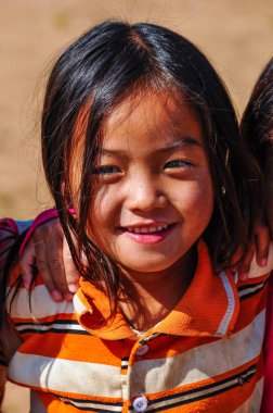 Muang Sing, Laos yakınındaki küçük bir topluluk yerel kız